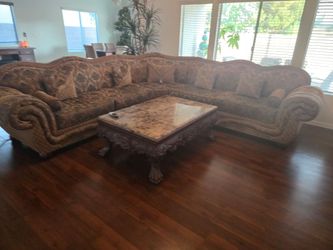 Sofa Sectional and coffee table