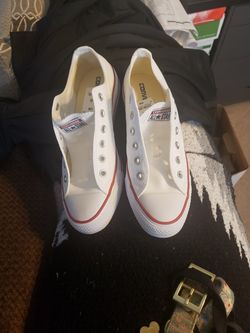 BRAND NEW Converse Woman sz. 9.5