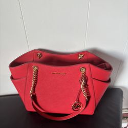 Jet Set Large Saffiano Leather Shoulder Bag