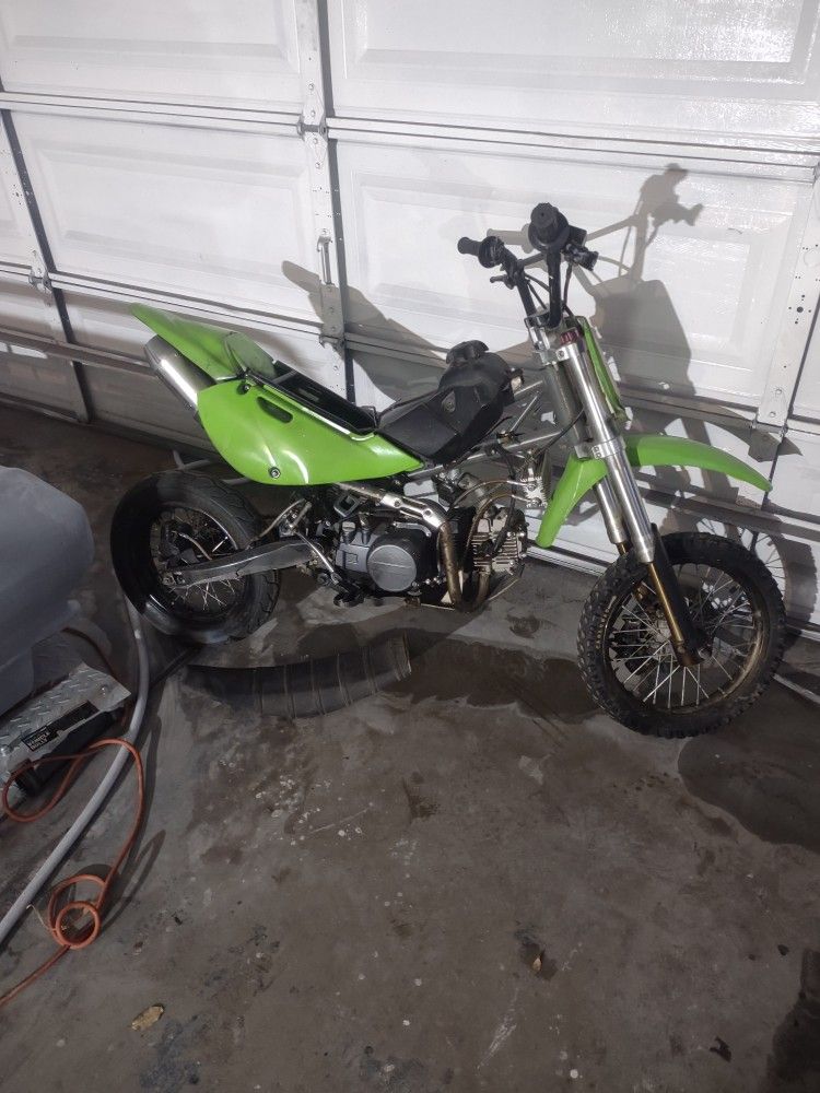Pit Bike ZRF 138 PRO Falcon Runs Good Carburetor Can Use A Little Cleaning Make Me An Offer