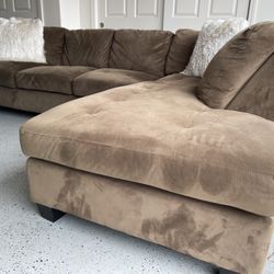Gorgeous Sectional Delivery Possible 