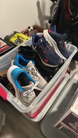 Tote full of men’s shoes 👟
