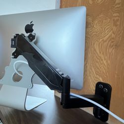 Full Rotation Computer Screen Wall Mount