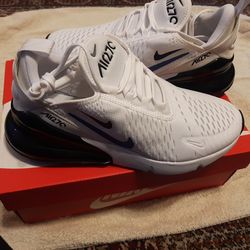 Nike air max 270 gs. 5.5 boys. NEW with box.