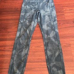 lululemon size 4