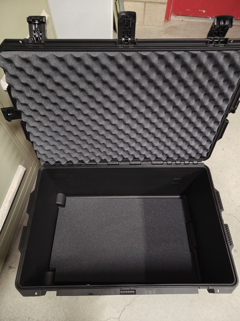 New Pelican iM2975 Hard Roller Case, Top/Bottom Foam