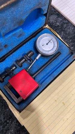 Central rotor run out gauge