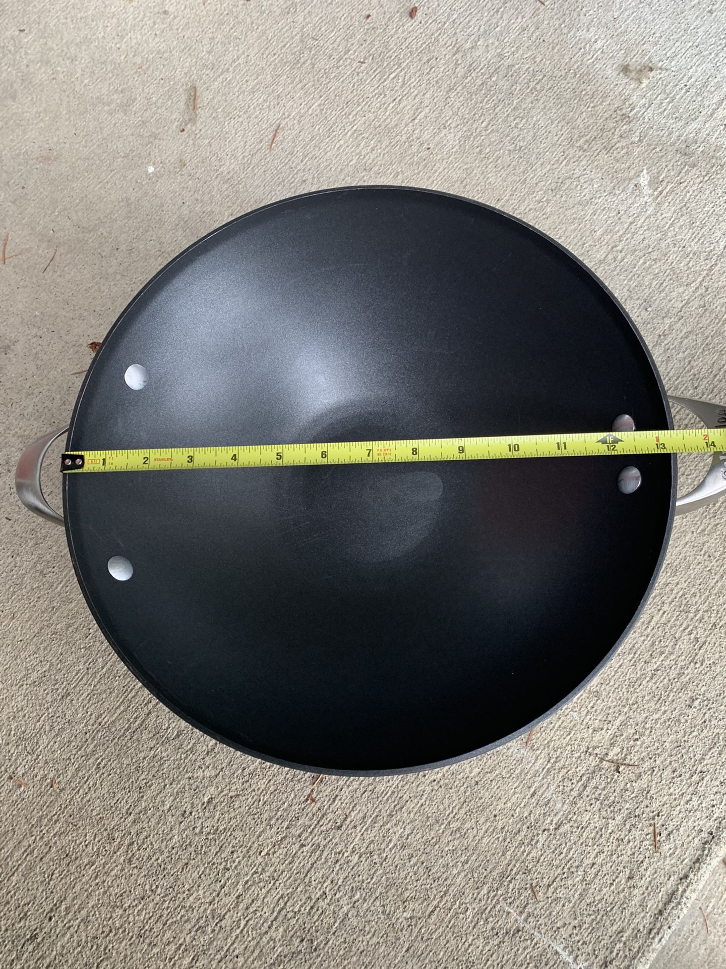 Calphalon contemporary 12 inch wok for Sale in Philadelphia, PA - OfferUp