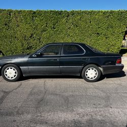 1993 Lexus LS 400