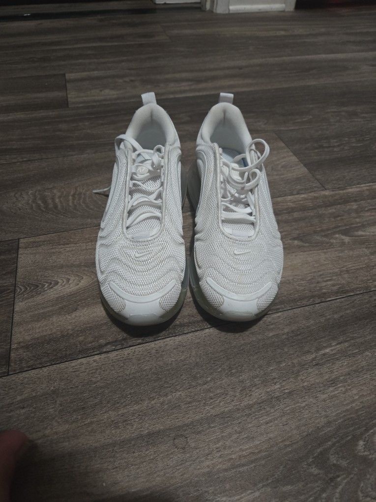 Nike AIR 720 Size 6 Womens white Good Condition