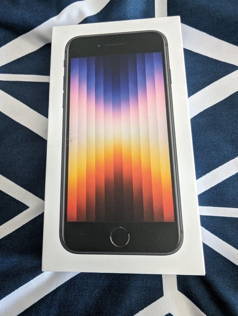 Brand unlocked Apple iPhone SE 2022 5G 64 GB black