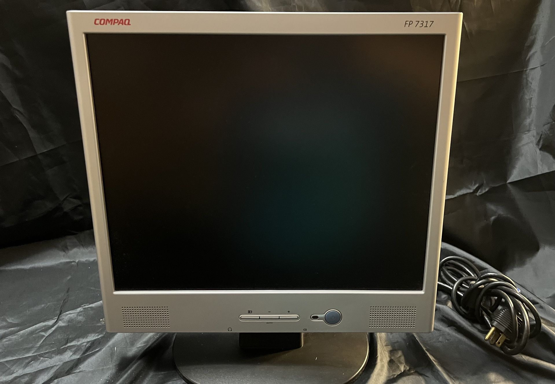 Compaq FP7317 17" LCD Monitor