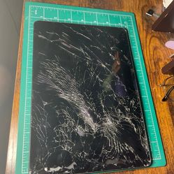 Unlocked Broken Screen Gen 9 iPad