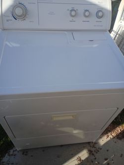 Gas dryer whirlpool in good condition