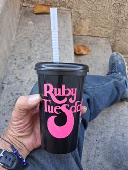 Vintage Ruby Tuesday Stadium Cup Straw Lid 22oz Dooley Company Sample. 1990's-2000's