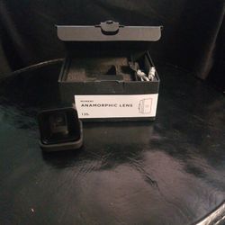 Moment Anamorphic Lens (iPhone Camera Lens)
