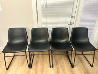 Centiar Dining Chair with Bucket Seat (Set of 4)