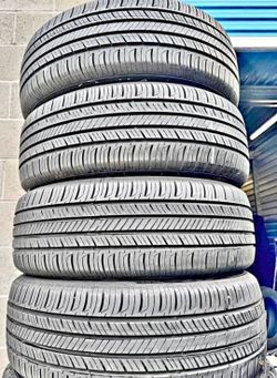 245 55 19 Goodyear tires Con Excelente caliddoad Las 4