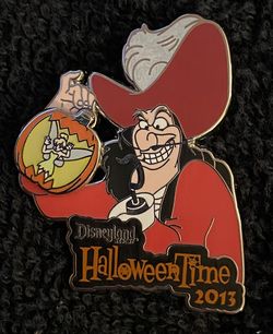 Disney Pin #494, Limited Release, 2013 Disneyland HalloweenTime, Captain Hook/Tink