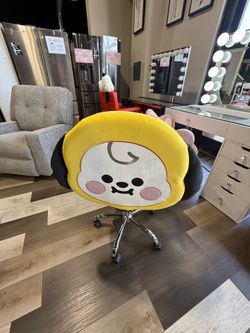 ACCENT CHAIR