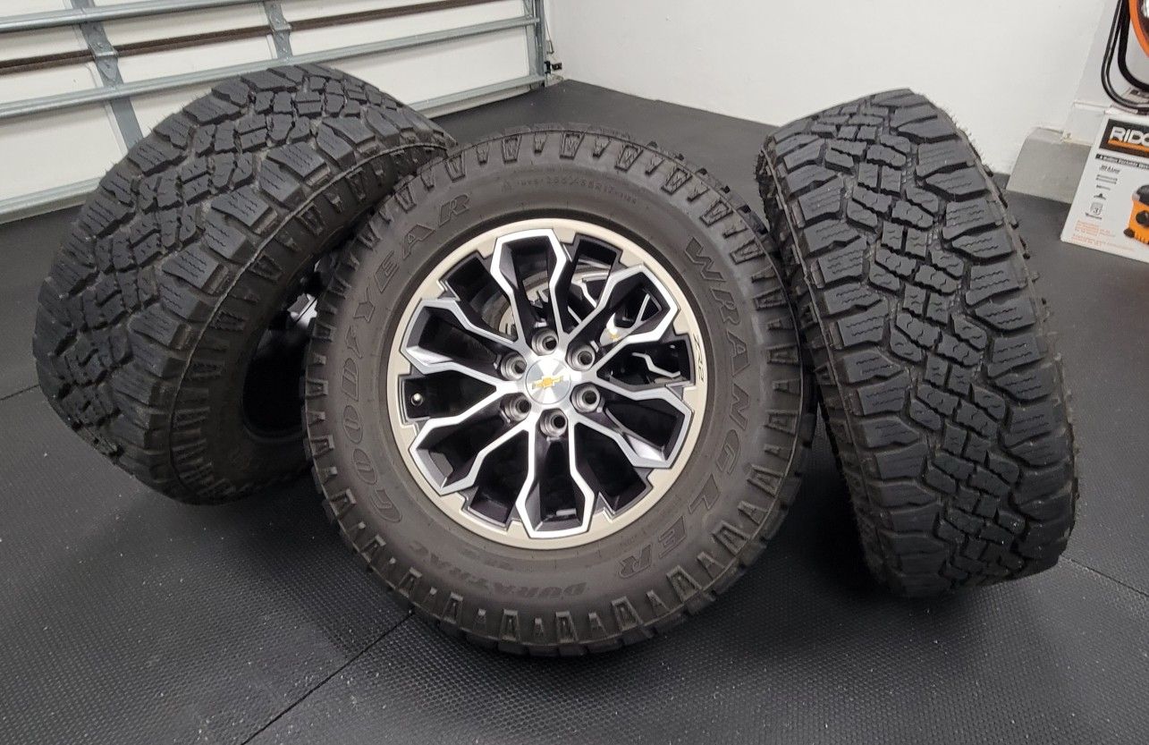(4) 17 Inch Chevrolet Colorado ZR2 Rims/Tires