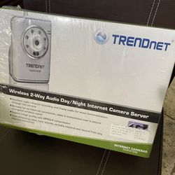 TRENDnet Wireless 2-Way Audio Day/Night Internet Camera TV-IP312W NEW