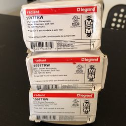 Legrand GFCI Duplex Receptacles Tamper Resistant (3 total) white