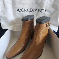 Ladies Donald J Pliner Heels - New In Box