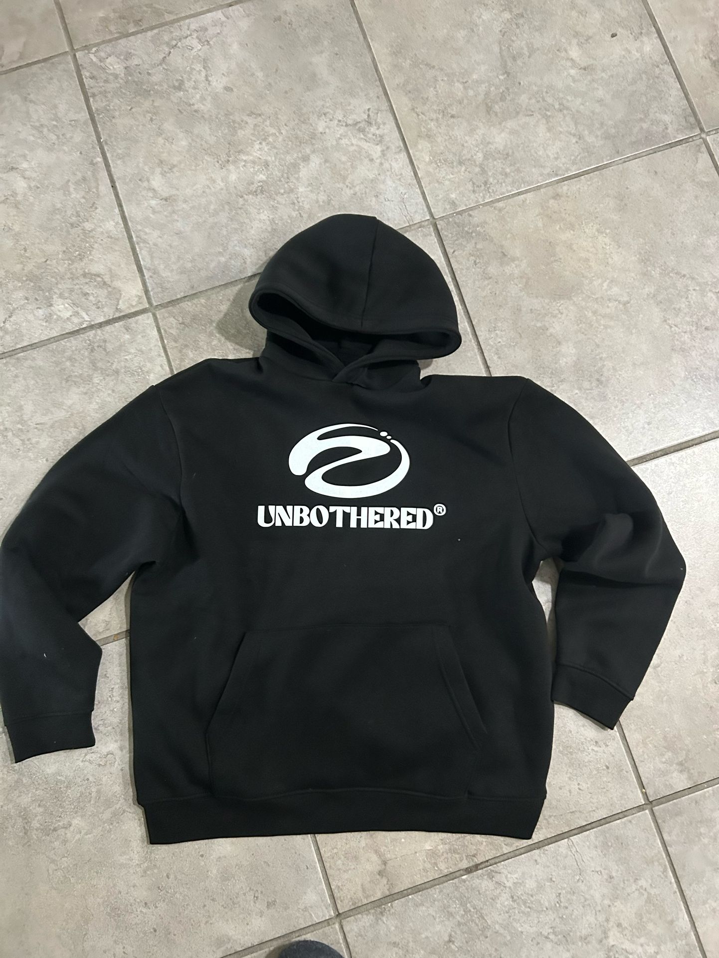 BLACK ‘UNBOTHERED’ HOODIE 