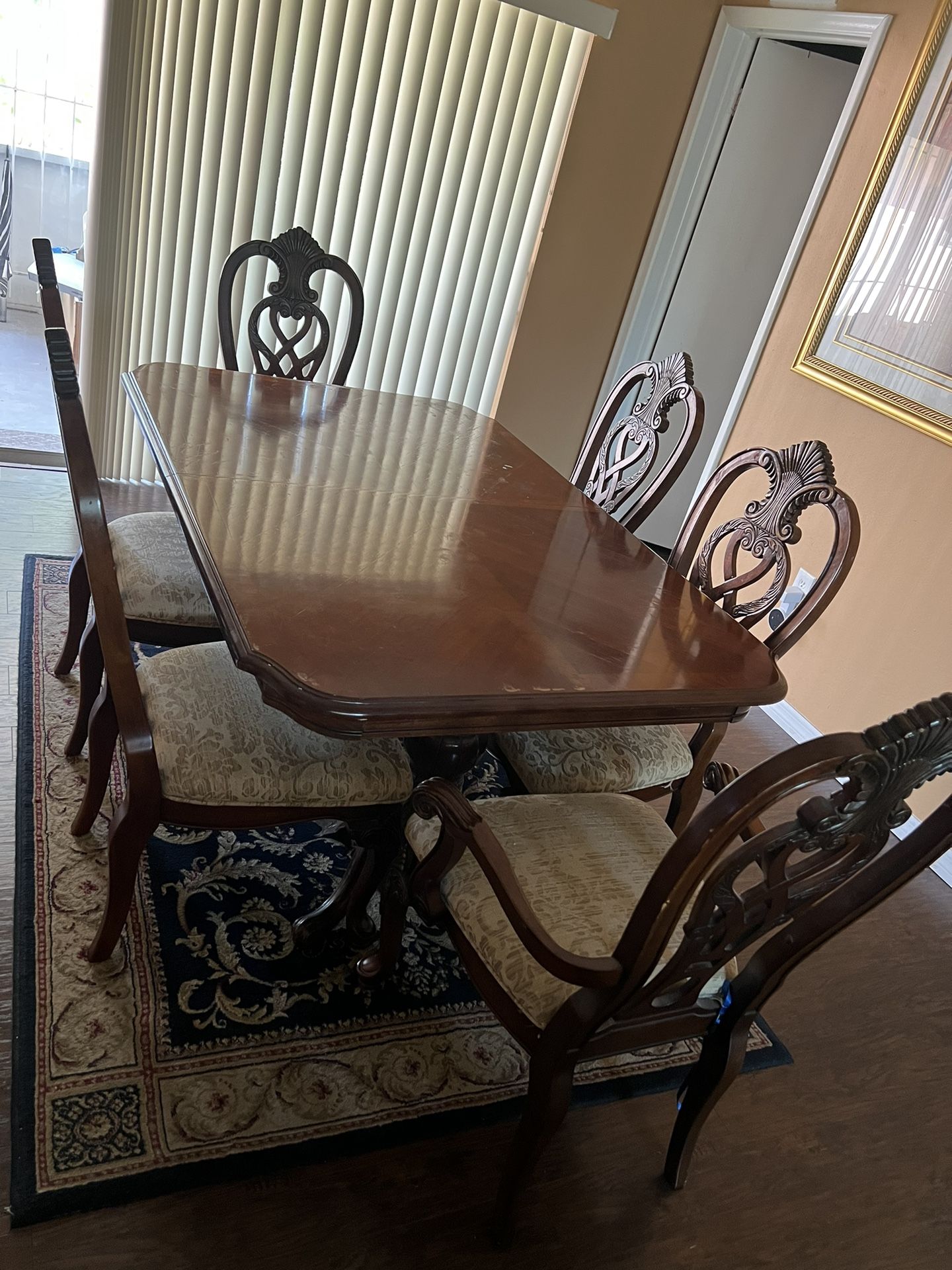 Dinning Table & Chairs