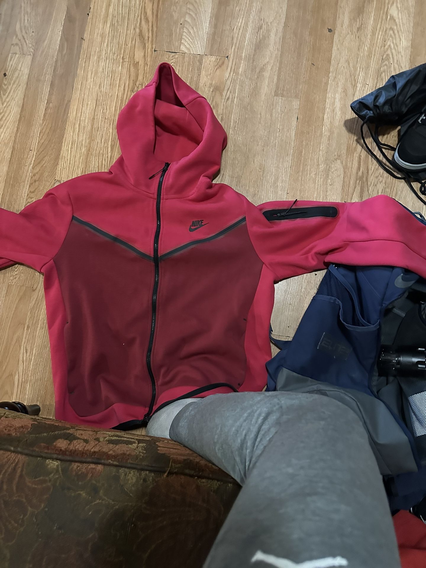 Red Nike Tech