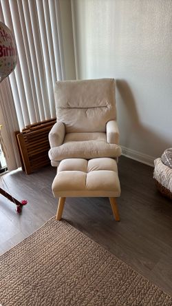 Reading chair