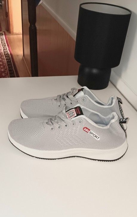 Men Sneaker Athletic Shoes Shock Absorbing Breathable Lace Ups Non Slip Comfortable Light Weight 2024