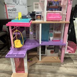Barbie dream House 