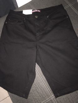 Black jean shorts Size 32