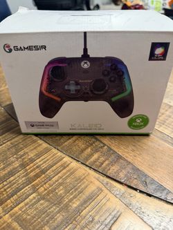 Game sir kaleidoscope wired controller for Xbox (one) black window 10/11