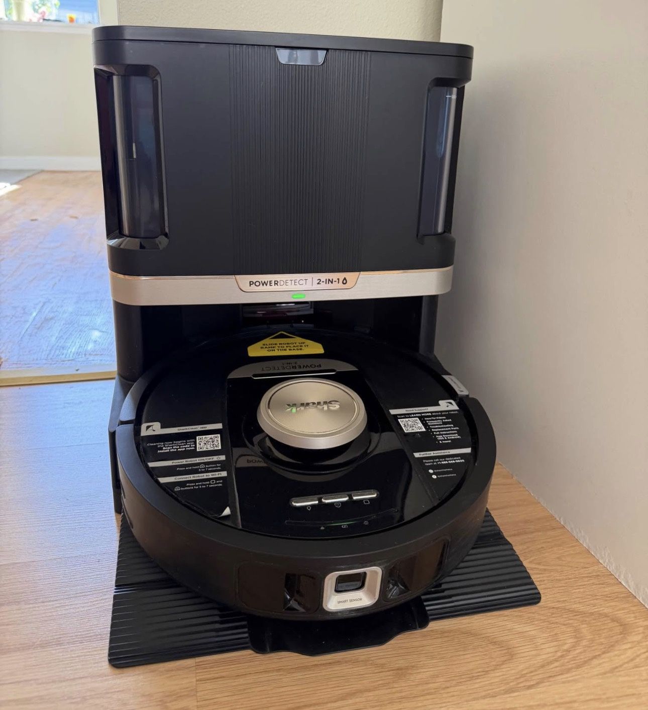 Shark - Robot Vacuum & Mop PowerDetect NeverTouch Pro Model RV2820ZE