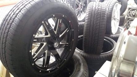 Like new 20" with Goodyear 275-55-20 tires. $0 TAKE HOME LAYAWAY!Ulohos 2940 N Keystone Mon-Sat 10-6pm