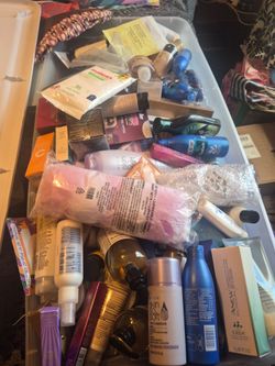 Mixed Beauty & Personal Care AVON Products Lot