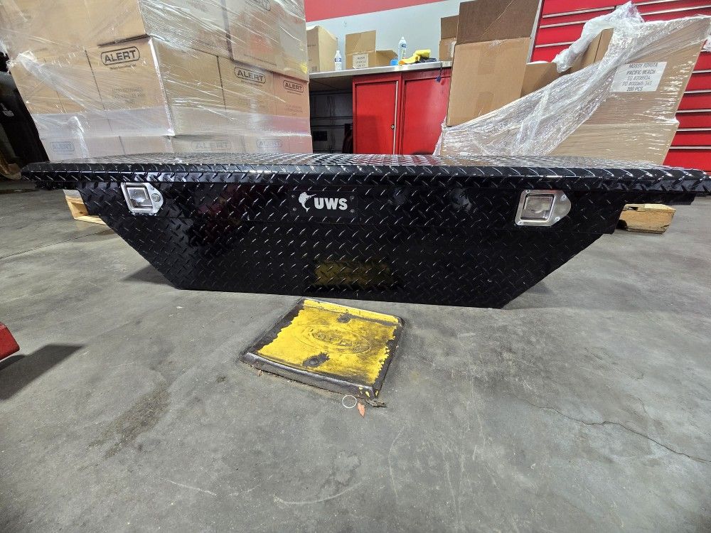 UWS Truck Tool Box