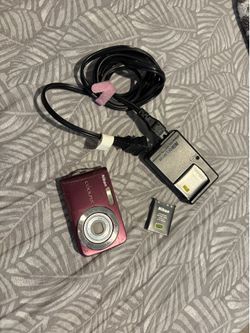 Digital Camera - Nikon Coolpix
