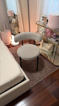 Tope/Gray Chair