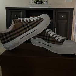 Burberry shoess