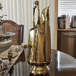 Vintage Hammerd Brass Scuttle Lion Heads Porcelain Handles 19" / Fireplace / Chimney / Decor / Hollywood Mcm / Man Cave / Collectible / Antique 