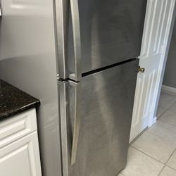 Used Refrigerator Wellington 