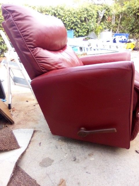 Lazy Boy Recliner Like New Soft Leather