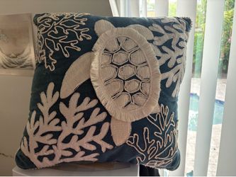 Set of 2 decorative pillows, blue & white