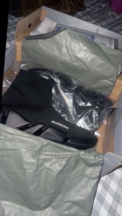 Branndew Balenciaga with box and dust bag size 9/5 and 10 and 10/5 in stock