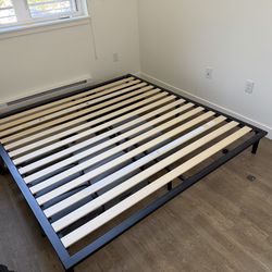 Parker 76 in. Black Metal King Platform Bed with Tapered Legs