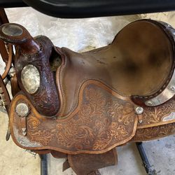 16 Inch Show Saddle With Bridal 